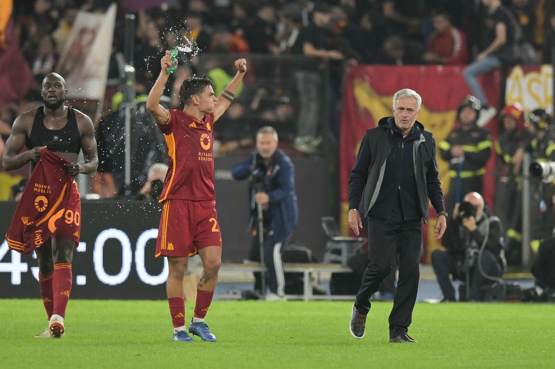 Nebunie în Roma - Atalanta 1-1: Dybala și-a lovit adversarul cu mingea, iar Mourinho a făcut scandal