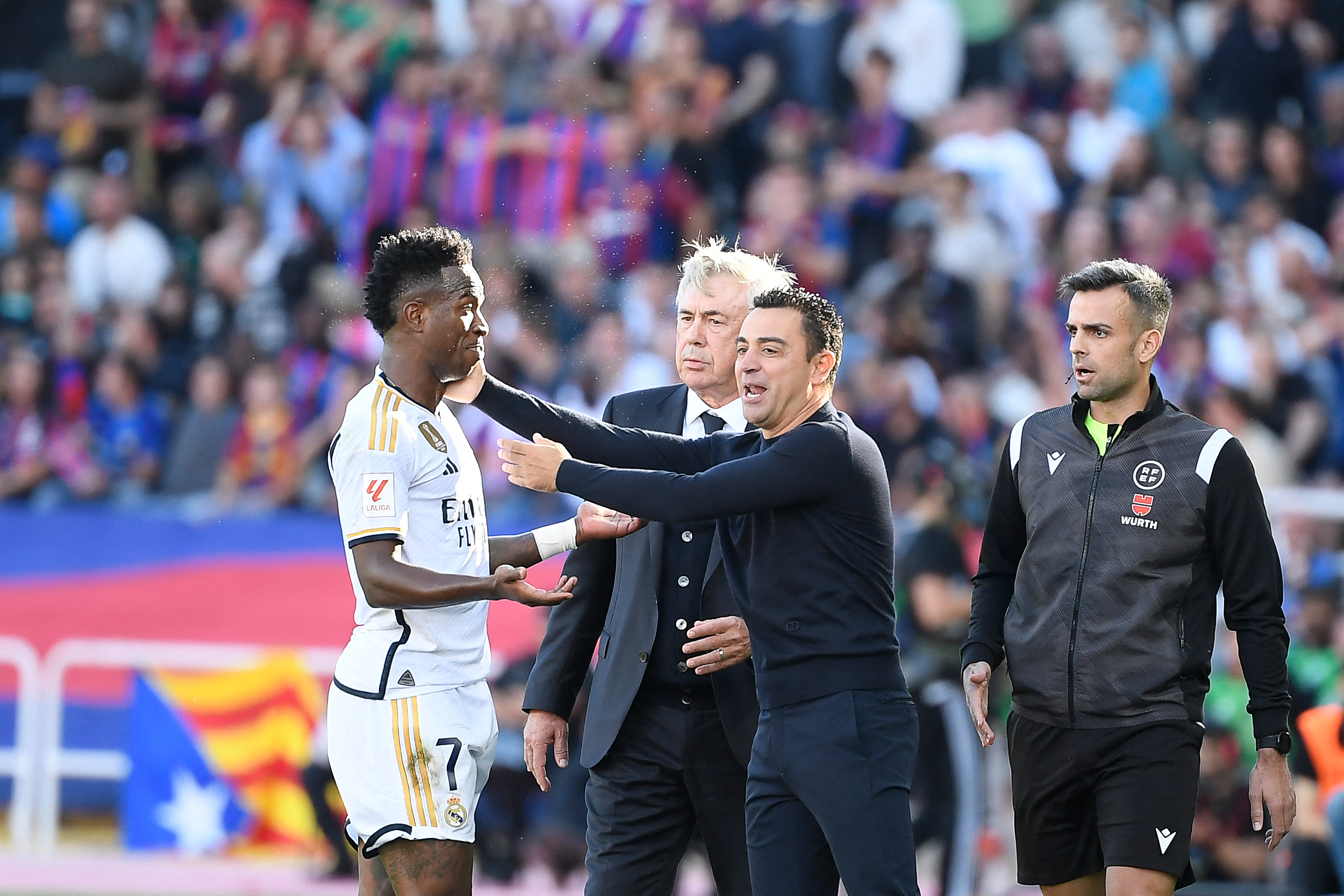 Xavi își ia notițe: a trimis trei ”spioni” la ”thriller-ul” Real Madrid - Atletico 5-3