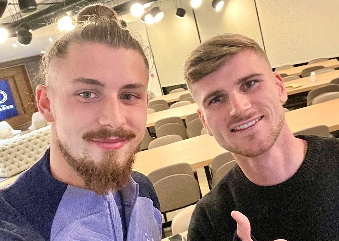 ”E mai bun decât mine?”. Cum a fost primit Radu Drăgușin de unul dintre coechipierii de la Tottenham