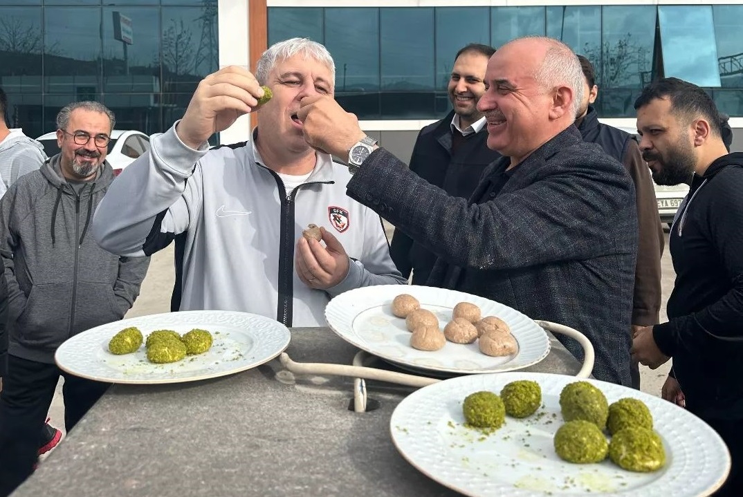 Marius Șumudică a luat o pauză de la antrenamente și a mers într-un loc faimos din Gaziantep! Ce a urmat