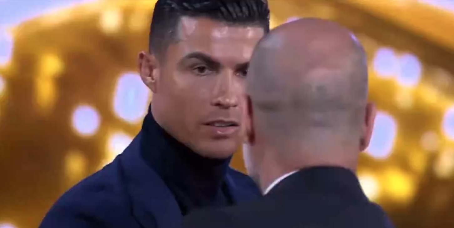 Gestul făcut de Pep Guardiola în momentul în care a urcat pe scenă lângă Cristiano Ronaldo