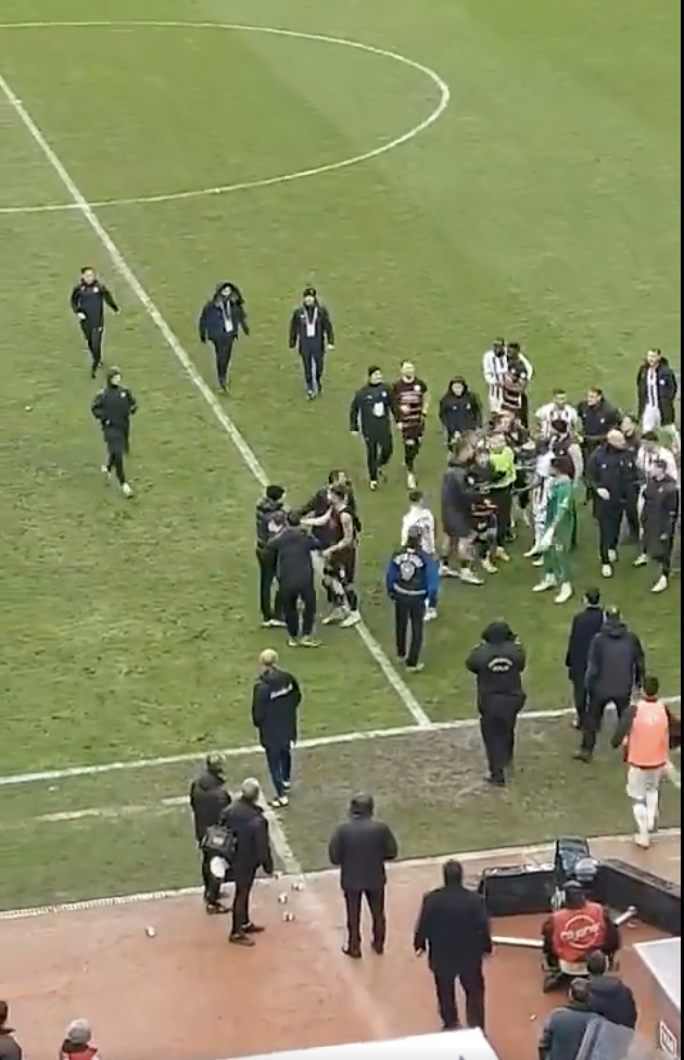 ”Nebunia” a continuat și după meci! Marius Șumudică, aproape de bătaie cu antrenorul advers + Declarații dure