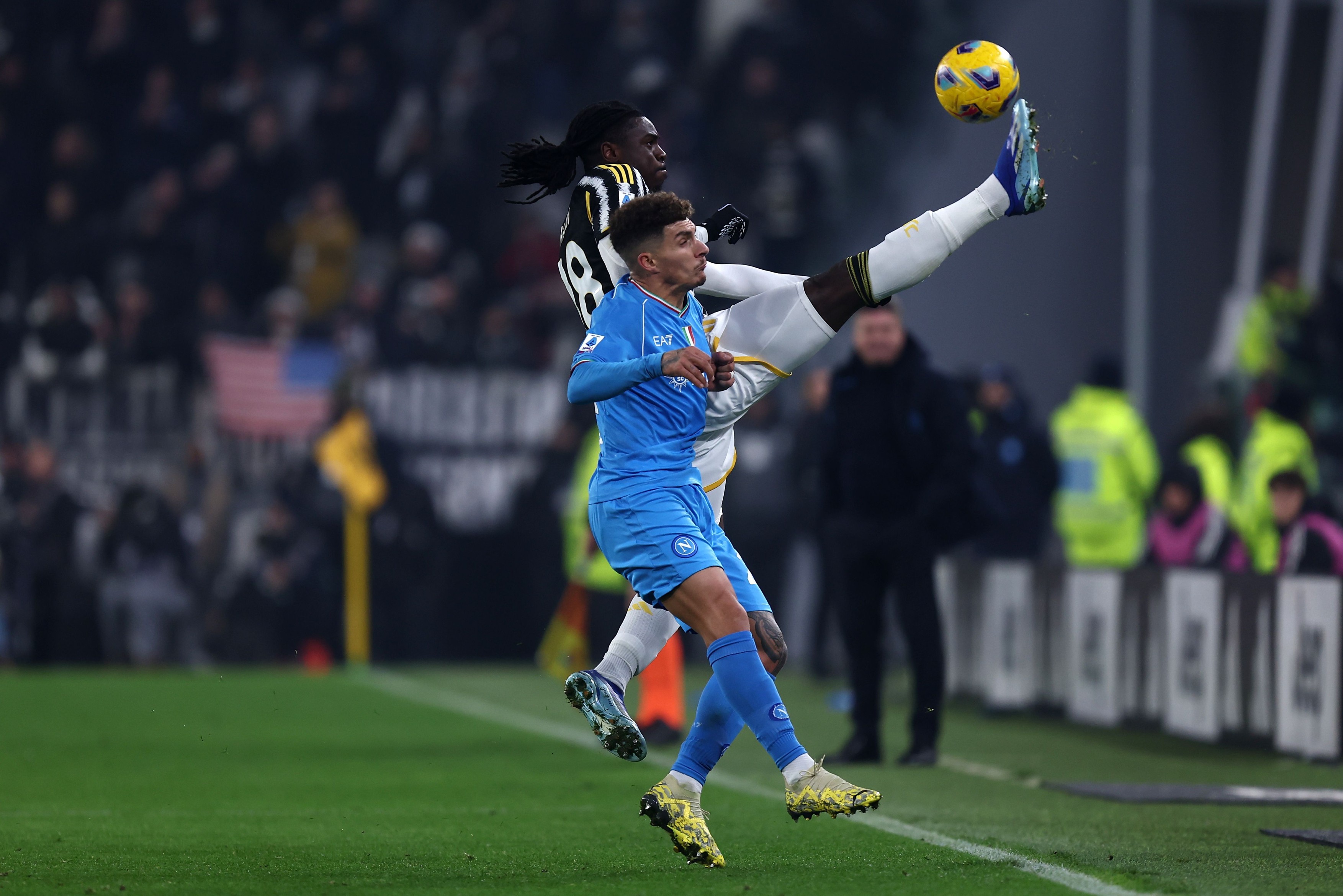 După ce l-a vrut pe atacantul care își ține averea în lei, Xabi Alonso a cerut un vârf indezirabil din Serie A