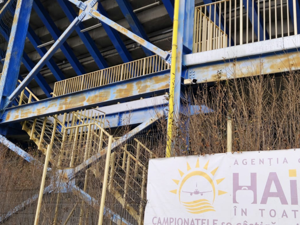 Fanii au răbufnit: "Stadionul e al orașului". Unde se află arena din România închisă de 2 ani pentru fotbal