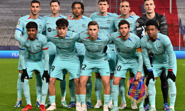 231213 R Antwerp FC vs FC Barcelona, Barca players of Barcelona with Ferran Torres (7) of Barcelona, Robert Lewandowski