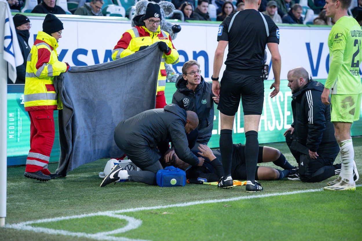 Scene fără precedent în Bundesliga! Un jucător a făcut KO arbitrul, iar ce a urmat e greu de imaginat: ”Ciudat”