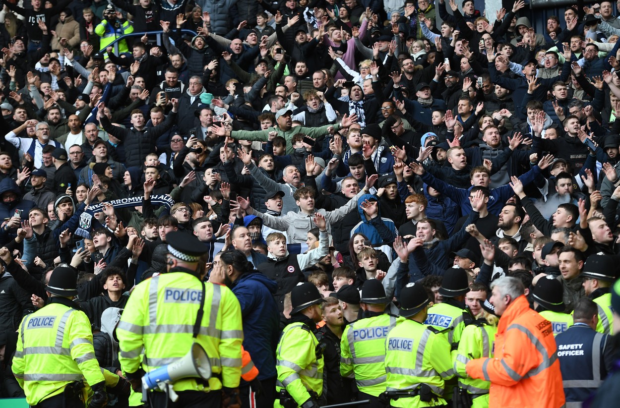 Răfuială ca în filme între suporteri la Cupa Angliei! Incidente grave la West Brom - Wolverhampton!