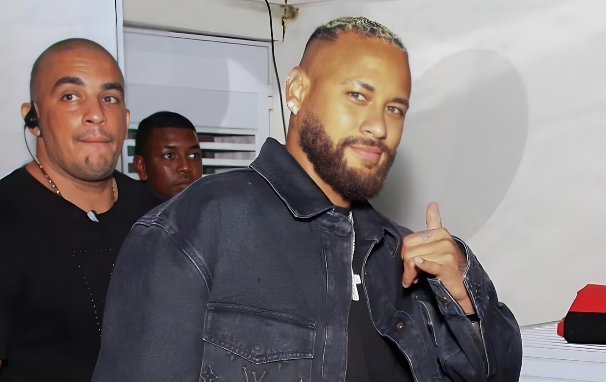 "Şi-a mâncat salariul!" Neymar a devenit ținta glumelor: cum a ajuns să arate, după 3 luni de stat pe tușă