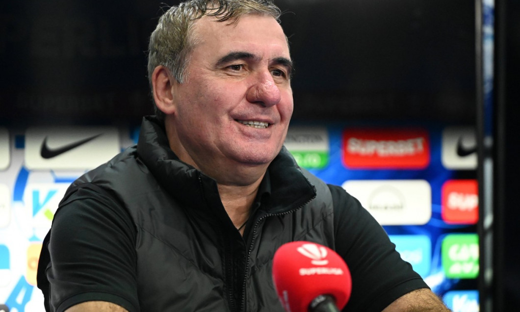 Gheorghe Hagi la conferinta de presa de dupa meciul de fotbal dintre Farul Constanta si UTA Arad, contand pentru Superli