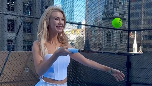 Andreea Bălan, glume pe seama lui Victor Cornea, după ce l-a urmat și la Australian Open: Ia priviți