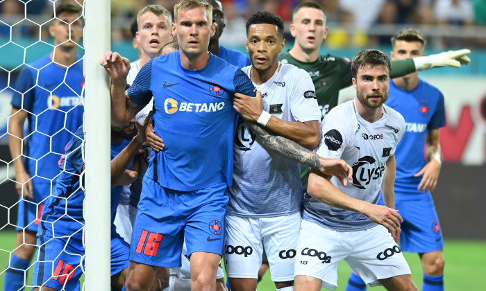 Joonas Tamm, Kevin Aleksander Kabran si Sondre Flem Bjorshol in meciul de fotbal dintre FCSB si FK Viking Stavanger, di