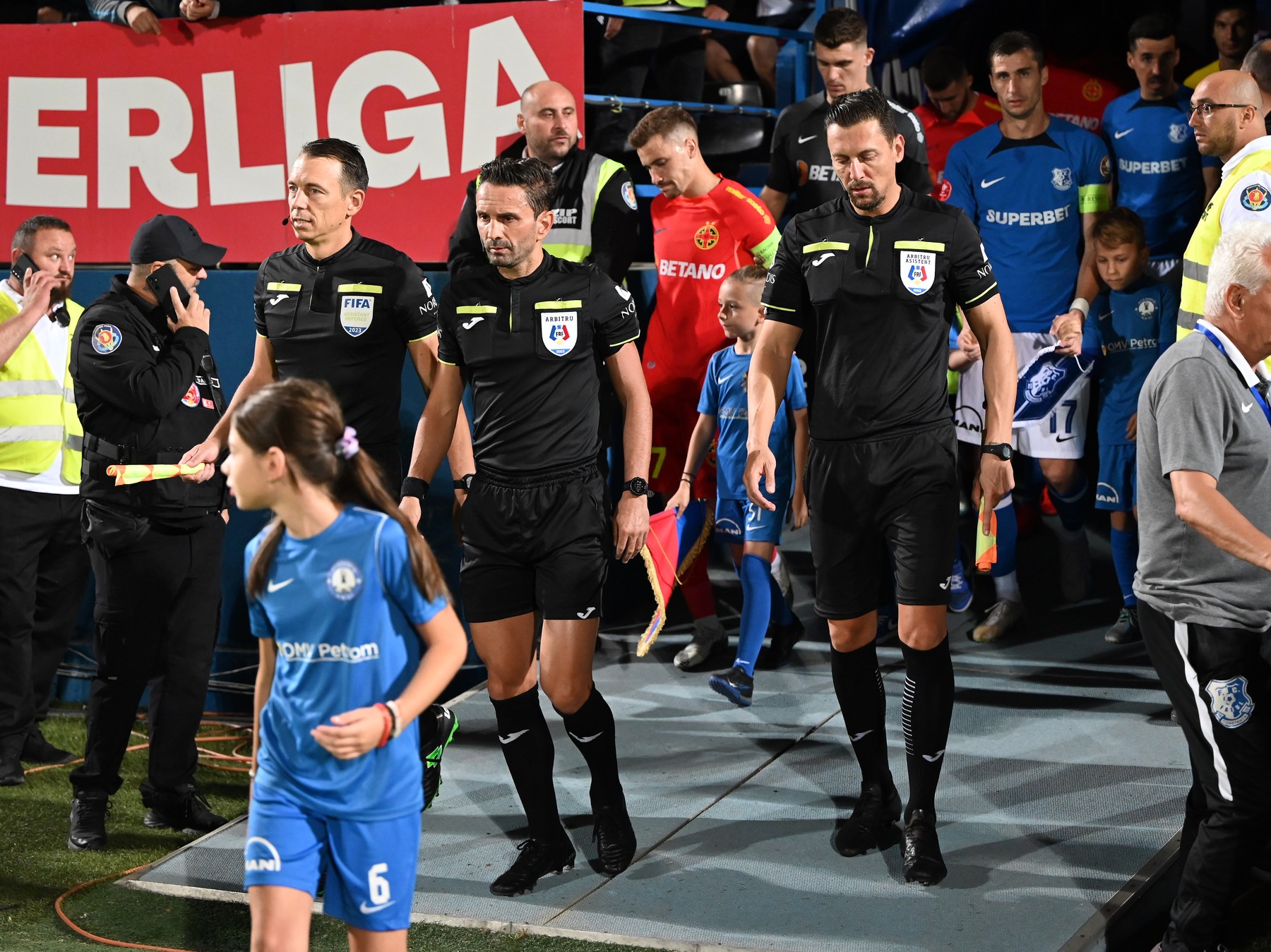 CCA a desemnat arbitrul de la FCSB - Farul! A fost suspendat după un meci al roș-albaștrilor