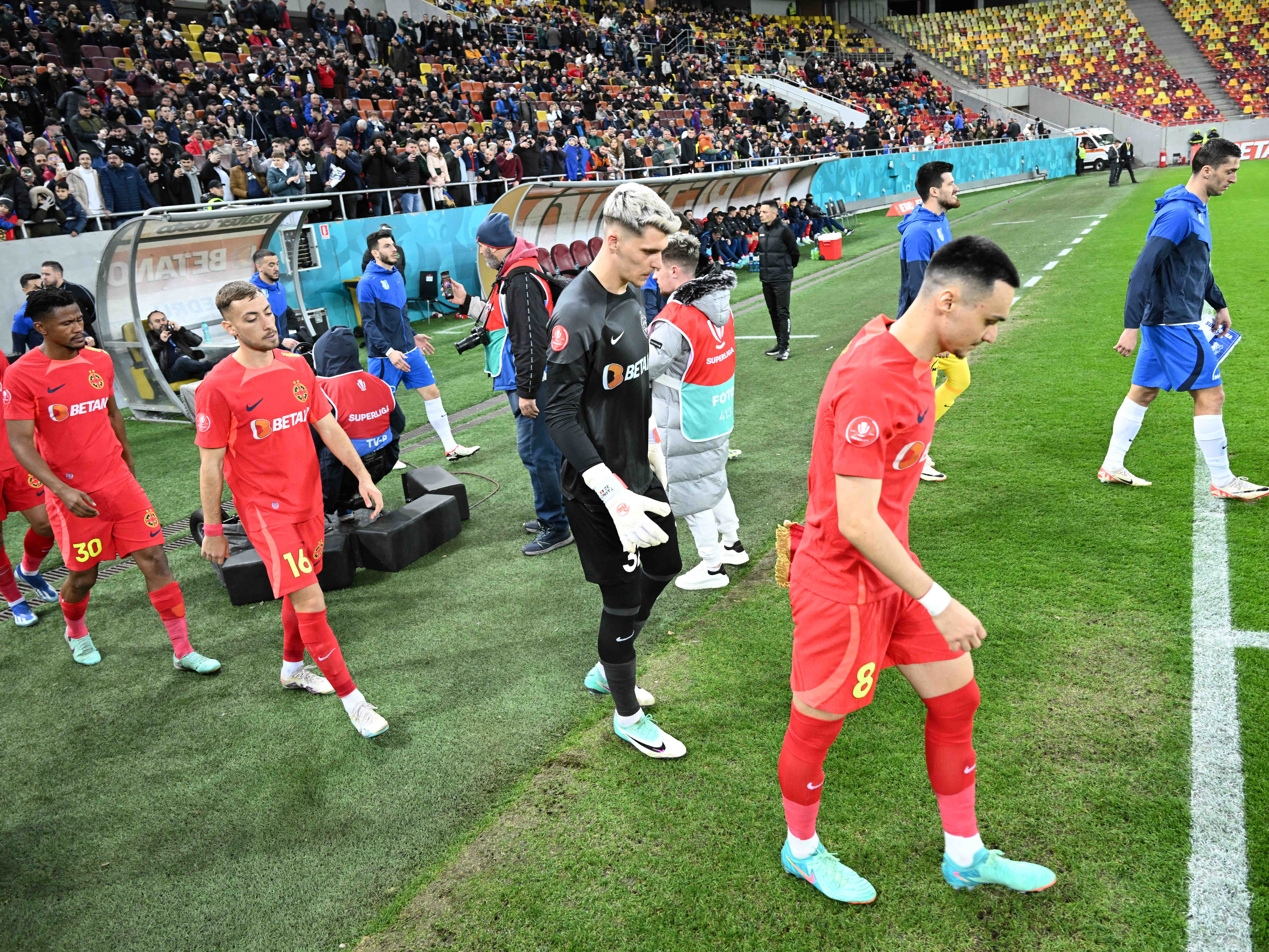 Ce lovitură! FCSB nu va putea miza pe un titular la următorul meci din SuperLigă