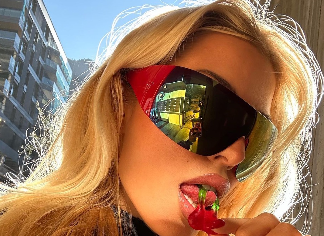 A răbufnit, după ce a fost acuzată că fostul star de la Barcelona a divorțat din cauza ei: ”Lipsă de respect”