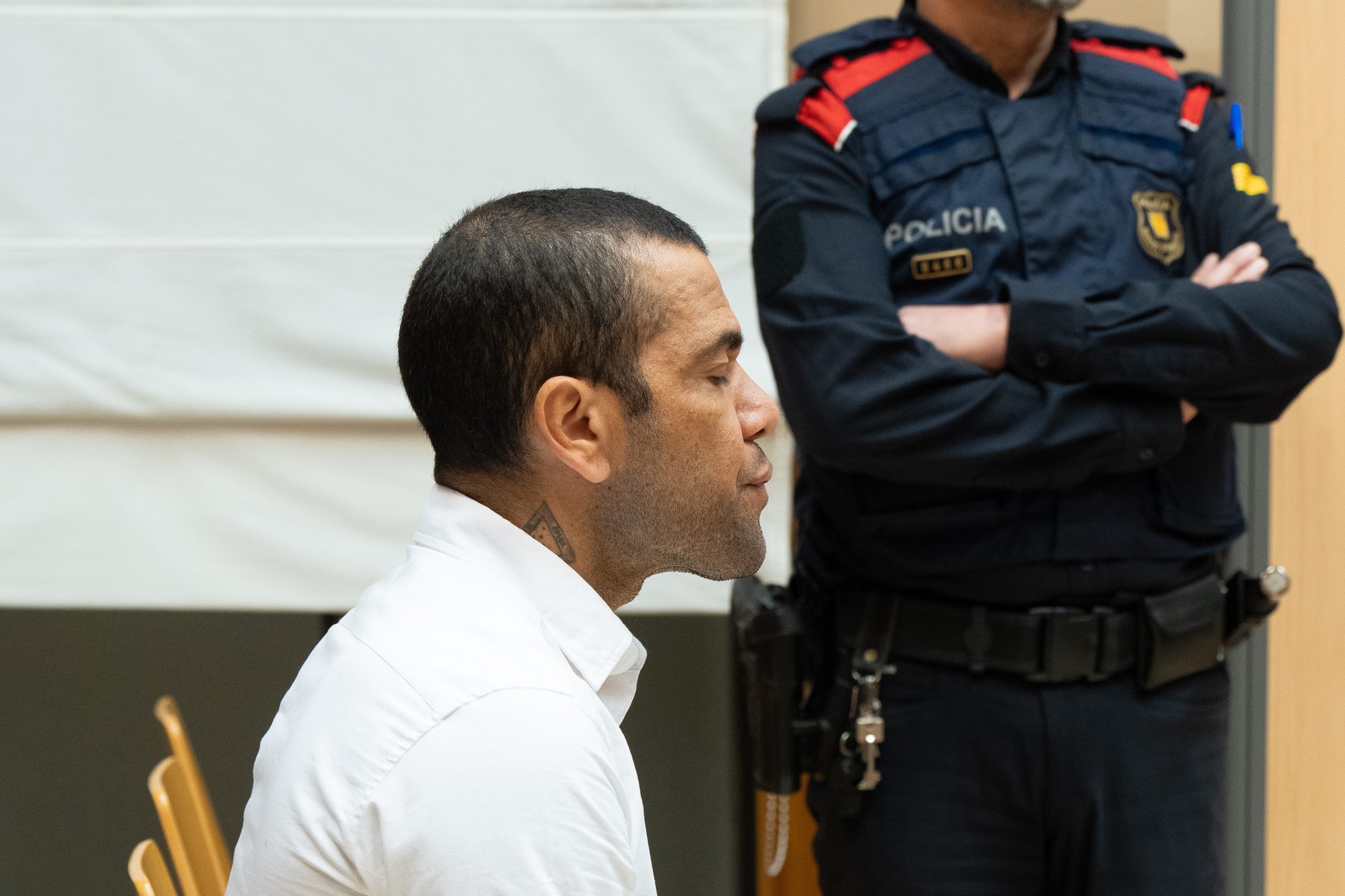 Dani Alves a cerut eliberarea, la nici o lună de când a fost condamnat la închisoare