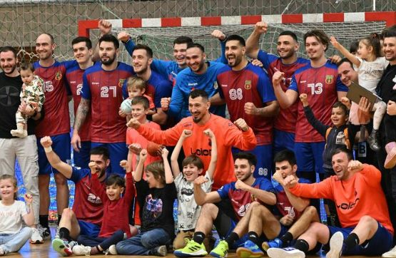 Steaua Bucureşti - HCB Karvina, 29-29. Roș-albaștrii s-au calificat sferturile de finală EHF European Cup