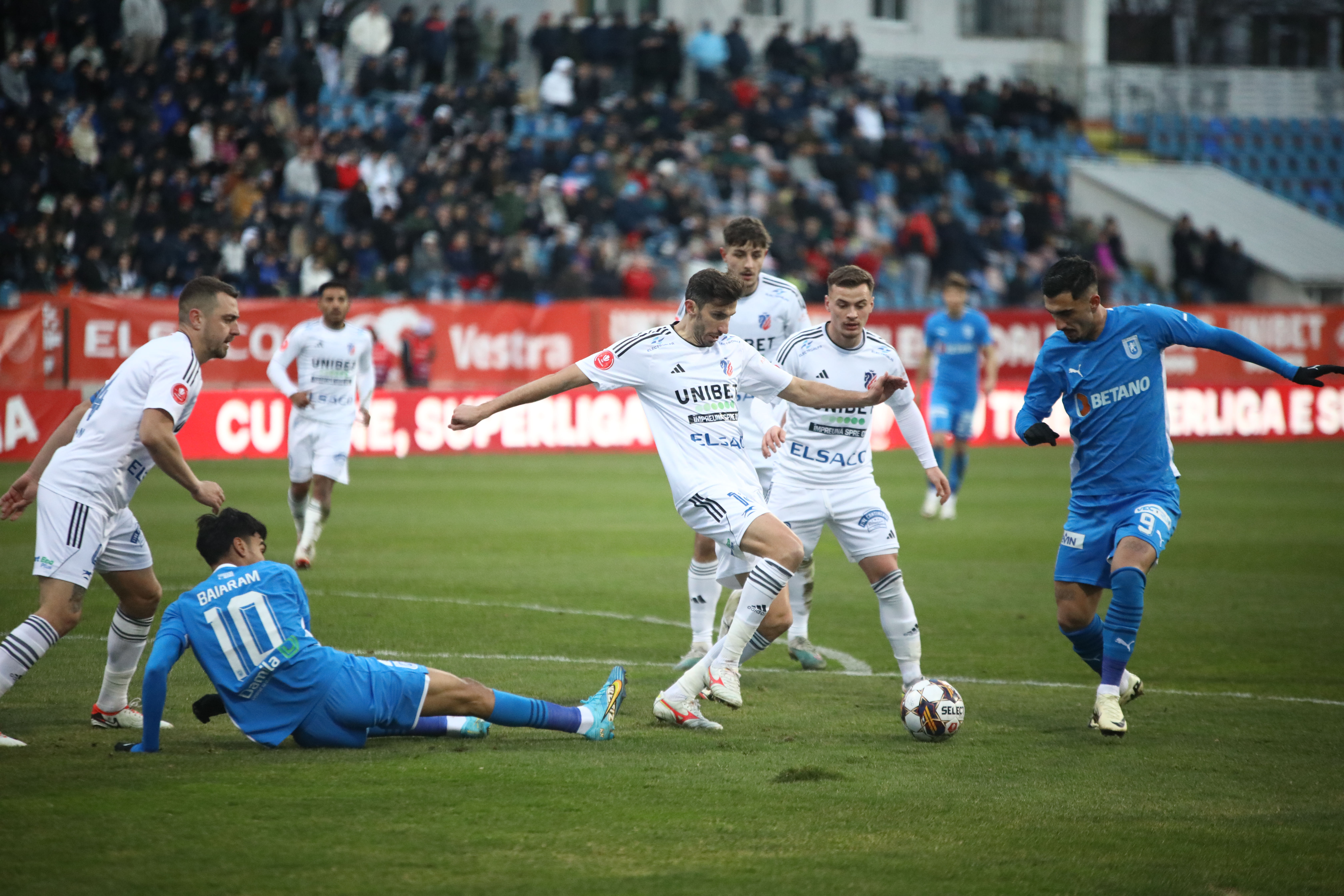 Universitatea Craiova - FC Botoșani, LIVE VIDEO, 16:00, Digi Sport 1. Duel între locurile 2 și 16 din Liga 1. ECHIPELE