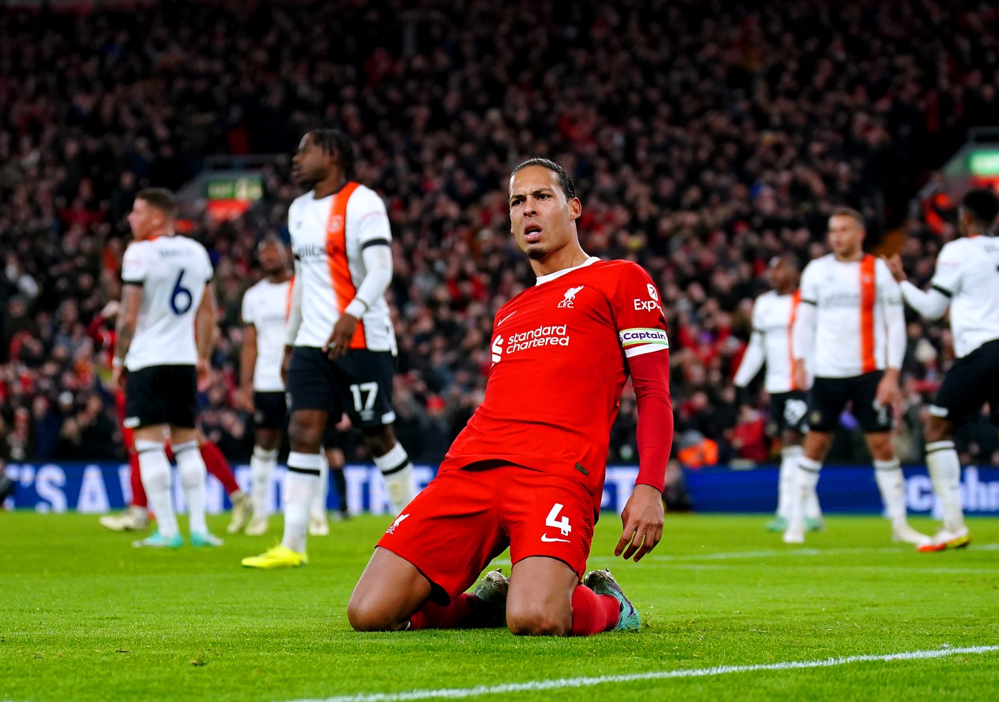 Virgil van Dijk a intrat în istoria lui Liverpool. Performanța unică bifată de ”Cormorani” în acest sezon