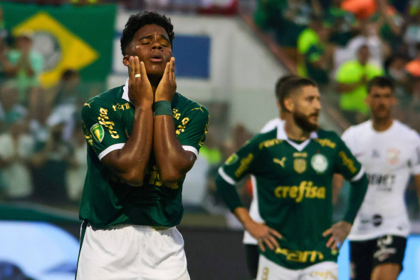 Palmeiras x Corinthians BARUERI, SP - 18.02.2024: PALMEIRAS X CORINTHIANS - Endrick regrets a missed goal during a match