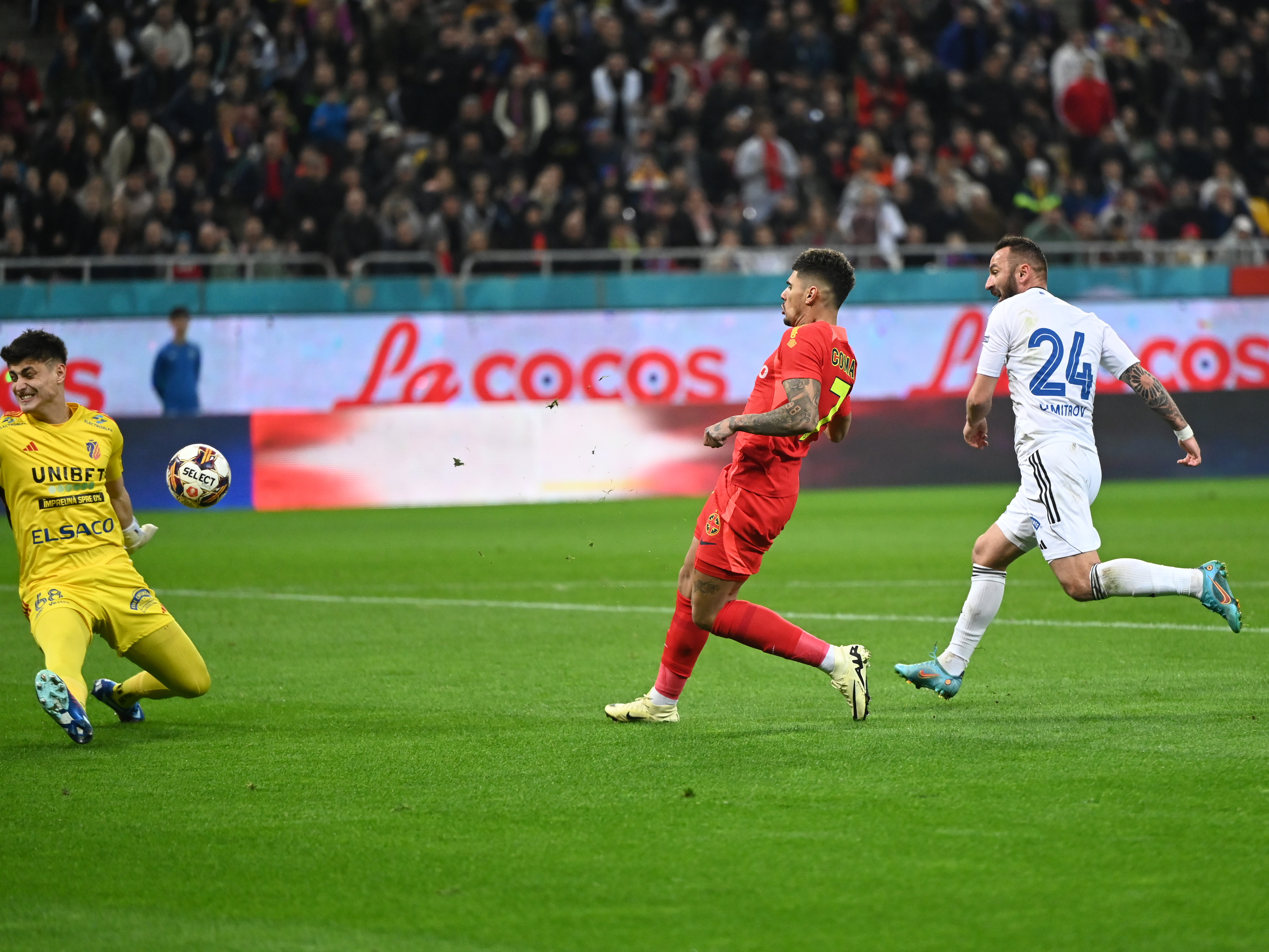 FCSB - FC Botoșani 1-1, ACUM, pe DGS 1. Cartonaș roșu și pentru moldoveni