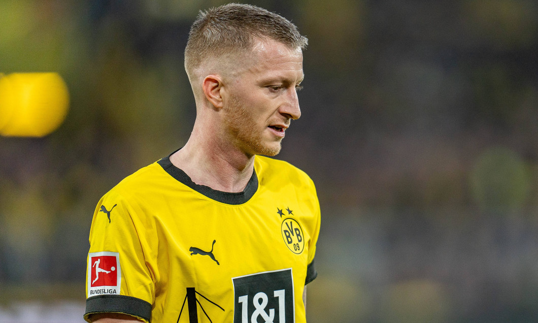 Freistoss durch Marco Reus (Borussia Dortmund, 11) vor dem Tor zum 2:1 durch Nico Schlotterbeck (Borussia Dortmund, 4) B