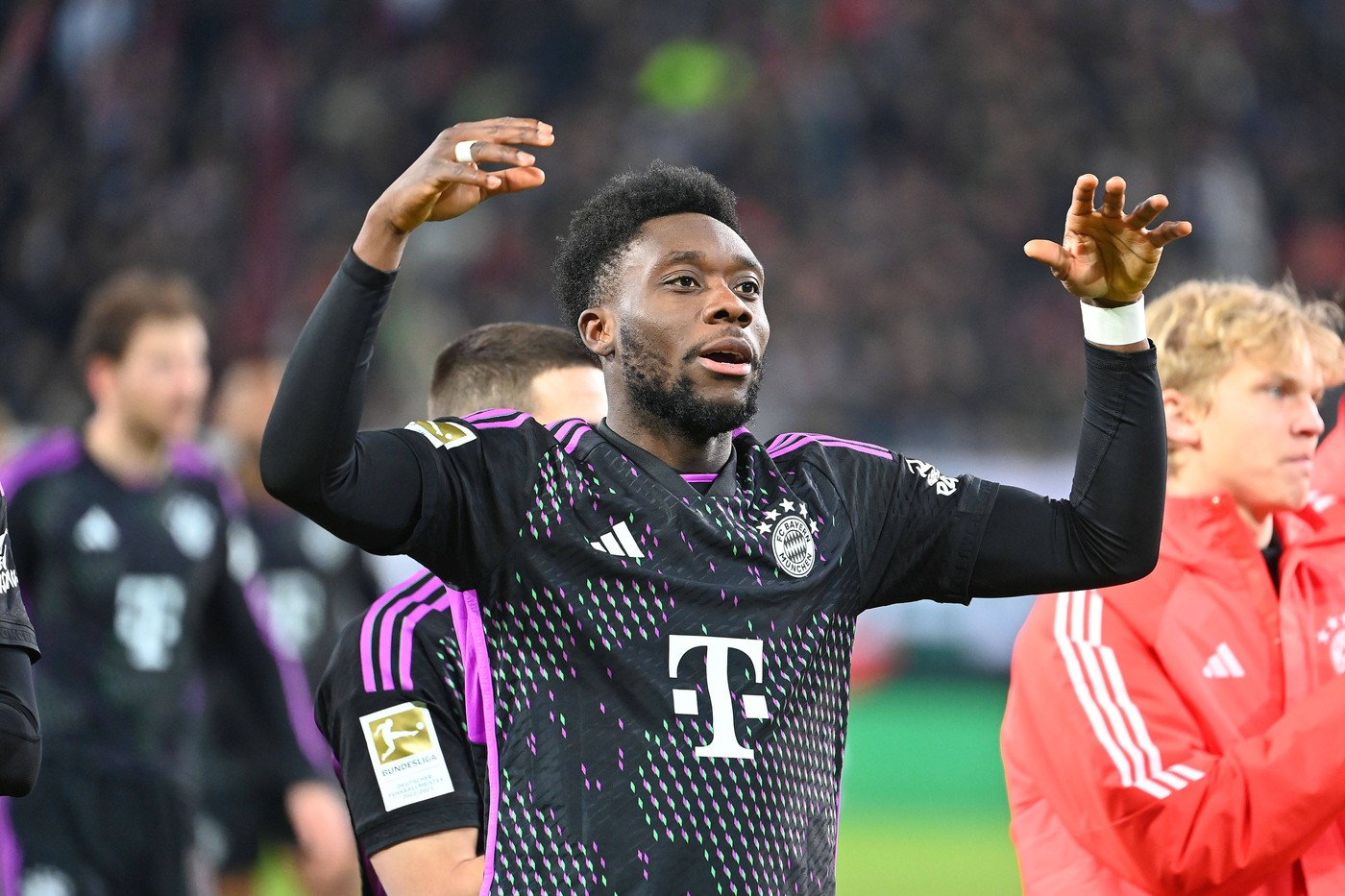 Conducerea lui Bayern Munchen a reacționat, după ce Alphonso Davies s-a înțeles cu Real Madrid