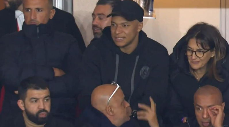 Cum a fost surprins Kylian Mbappe, după ce Luis Enrique l-a schimbat la pauza meciului cu AS Monaco