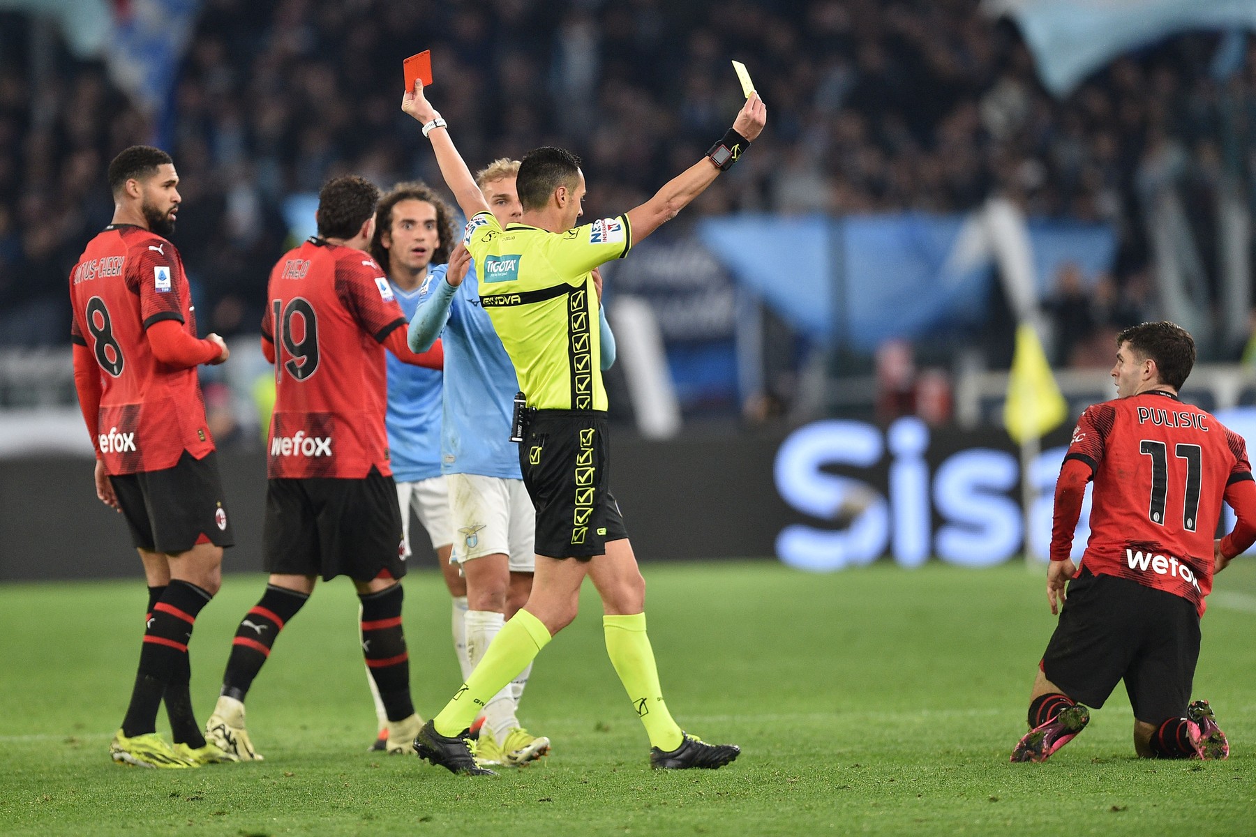 AC Milan a câștigat derby-ul cu Lazio, un meci cu trei jucători eliminați. Alte șase jocuri pe Digi Sport 3