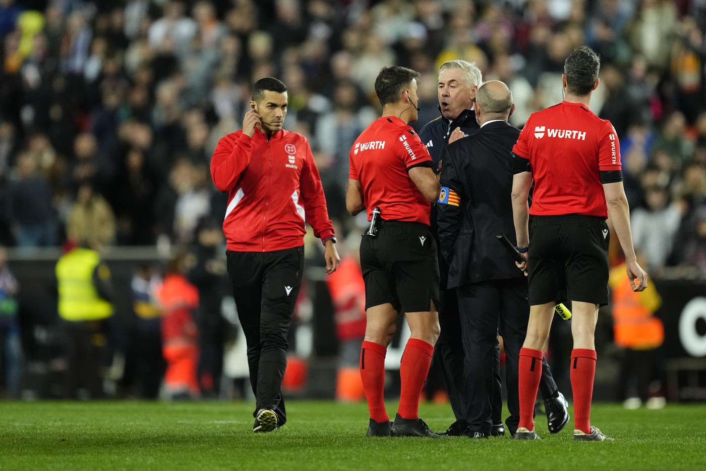 Carlo Ancelotti, furios pe toată lumea după Valencia - Real Madrid 2-2: ”S-a întâmplat ceva fără precedent”