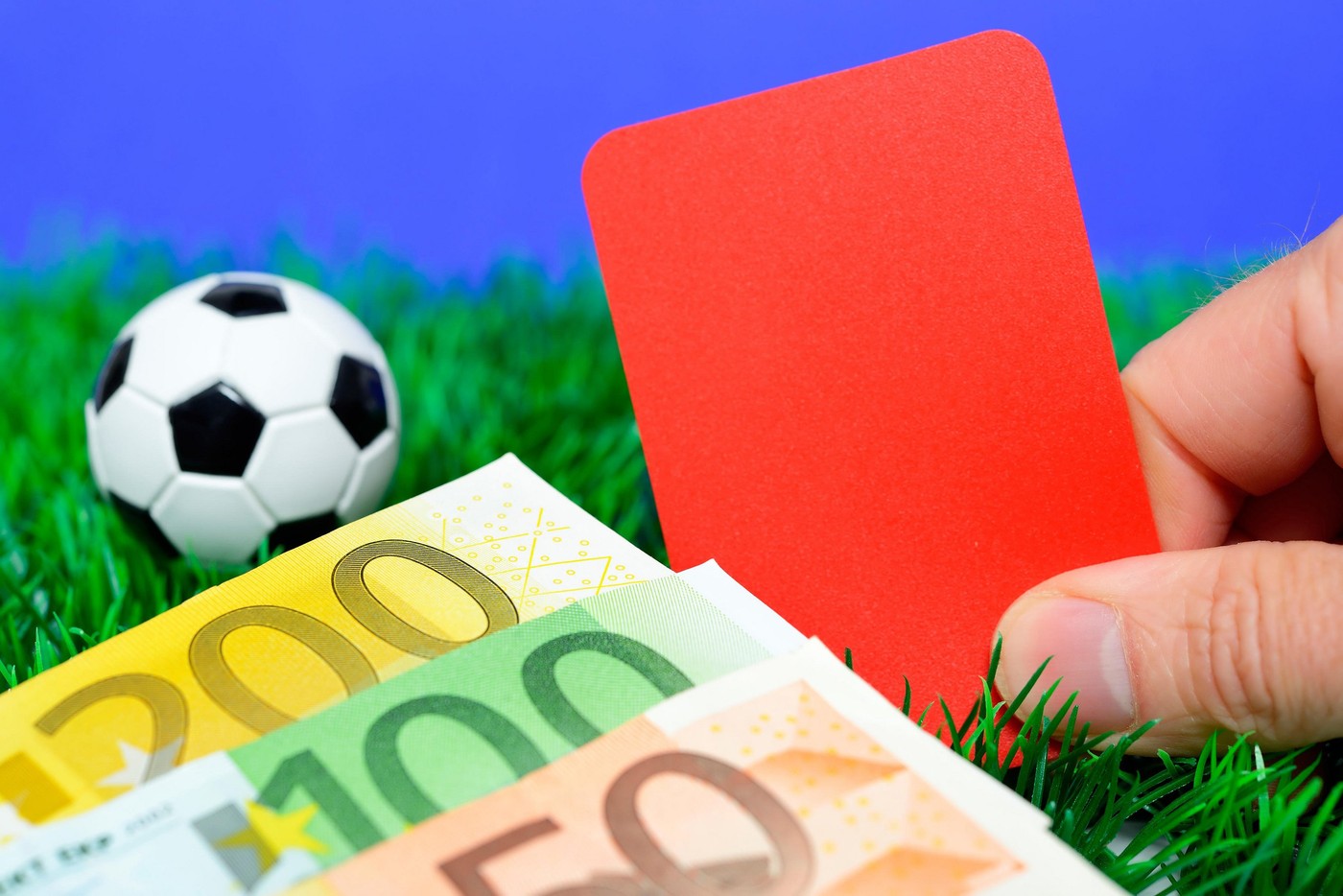 4 fotbaliști din România, sancționați drastic pentru trucarea unui meci din acest sezon! Au fost reclamați de propriul club
