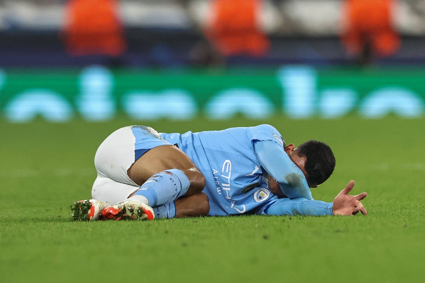 Brutal! Fotbalistul lui Manchester City care a suferit o accidentare ”horror” a rupt tăcerea