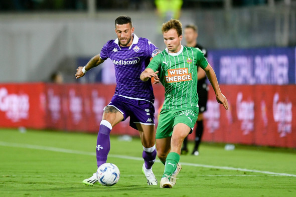 Fiorentina v SK Rapid Wien - Conference League: Play-Off Matthias Seidl of SK Rapid Wien and Cristiano Biraghi of ACF Fi