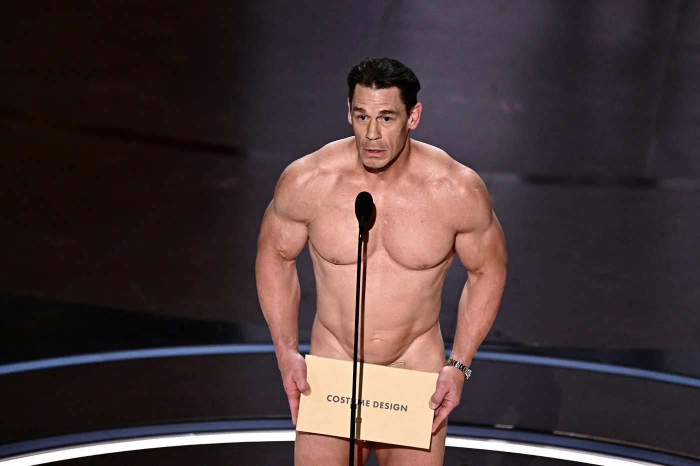 John Cena a oferit ”momentul serii” la Gala Premiilor Oscar 2024. A apărut gol pe scenă