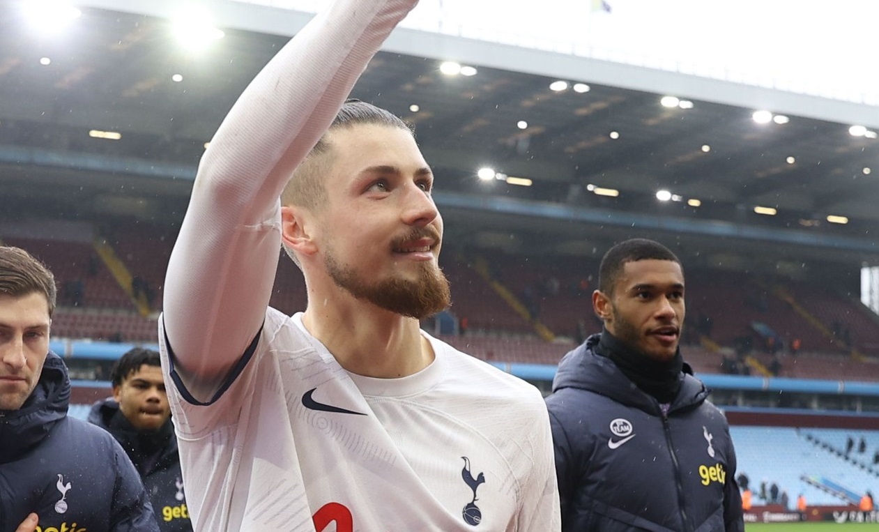 Van de Ven OUT, intră Drăgușin! Anunțul făcut despre accidentarea olandezului de la Tottenham