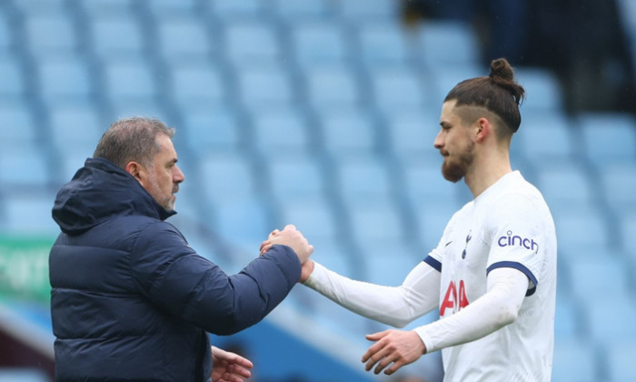 Ange Postecoglou și Radu Drăgușin / Foto: Profimedia