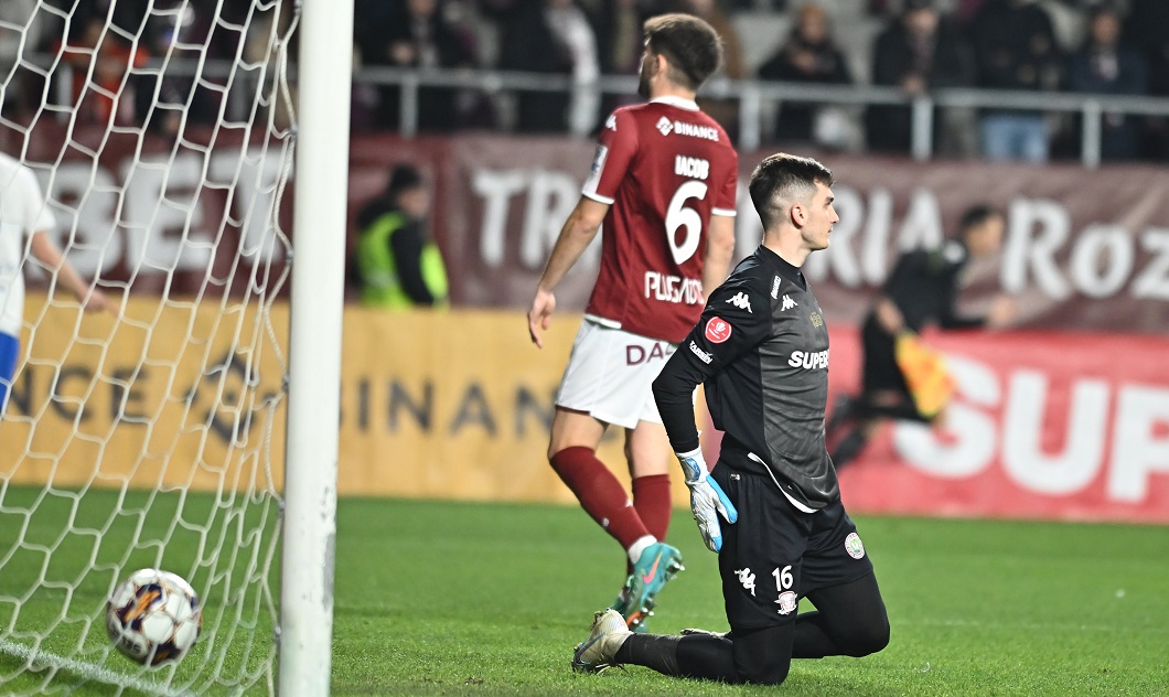 ”Am rămas stupefiat! Tribuna 2 se certa cu peluza. S-a năruit tot”. A văzut situația de la Rapid și a rămas fără replică