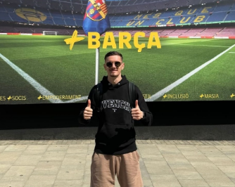 Ermal Krasniqi, în vacanță la Barcelona. Cum s-a fotografiat fotbalistul Rapidului la Camp Nou