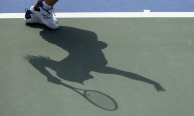 Schatten von Peyton Stearns (USA), Symbolfoto, Dubai Duty Free Tennis Championships, Dubai, U.A.E. *** Shadow of Peyton
