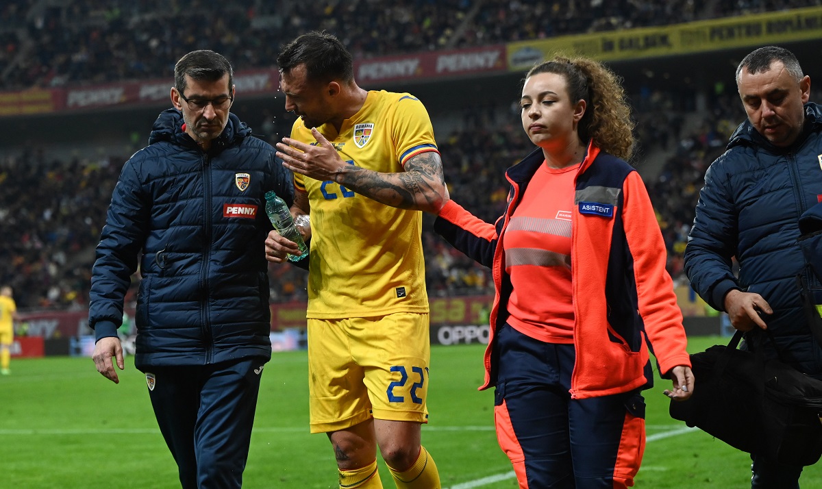 Panică la națională: Vasile Mogoș, transportat la spital chiar în timpul meciului România - Irlanda de Nord