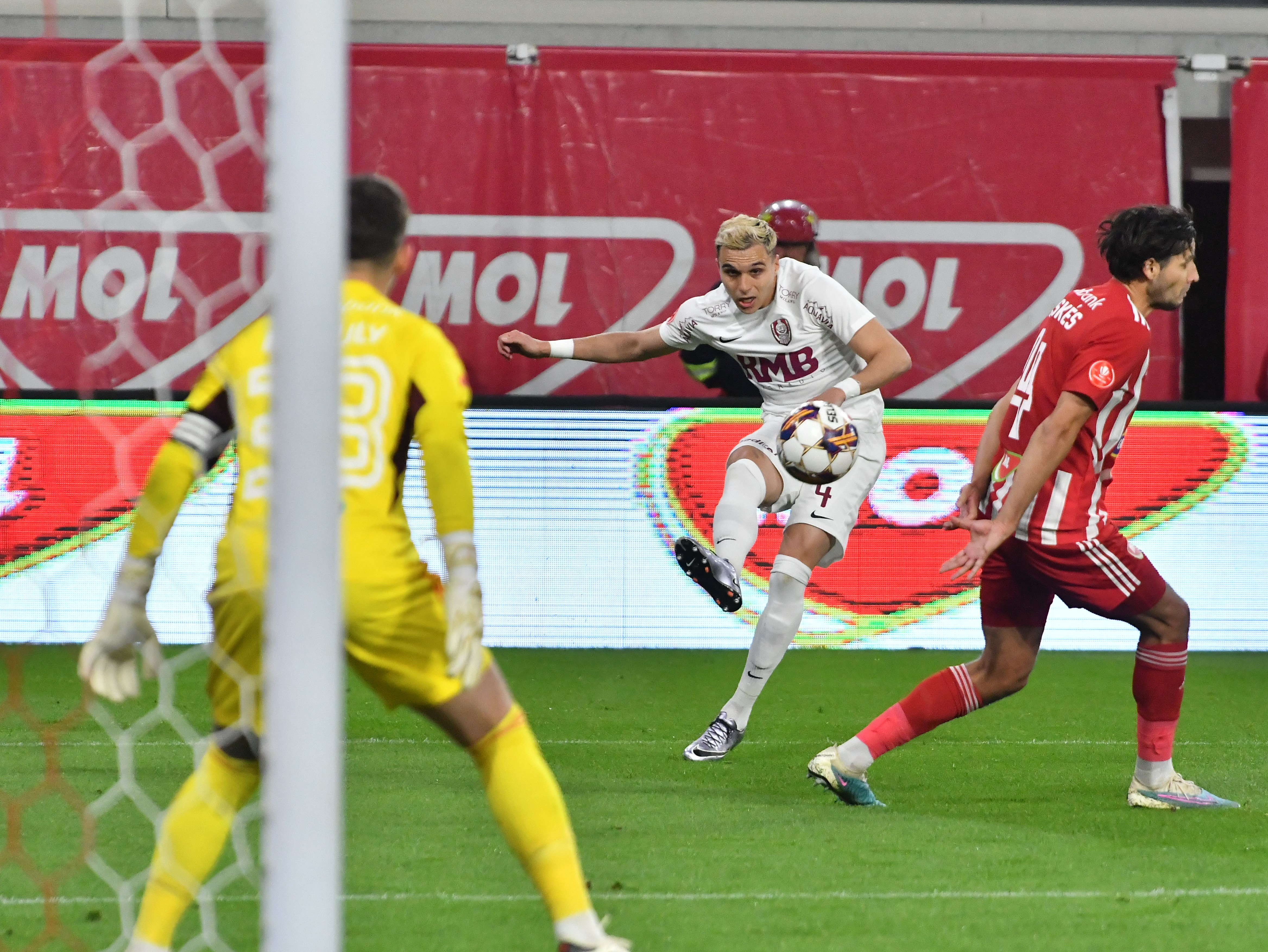 ”Mai sperați la titlu?”. Răspunsul lui Cristi Manea, după ce CFR Cluj a rămas la 7 puncte de FCSB