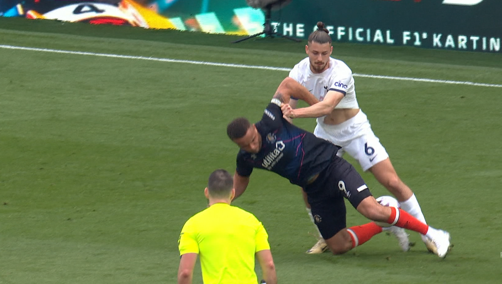 Nota primită de Radu Drăgușin după evoluția din prima repriză a meciului Tottenham - Luton