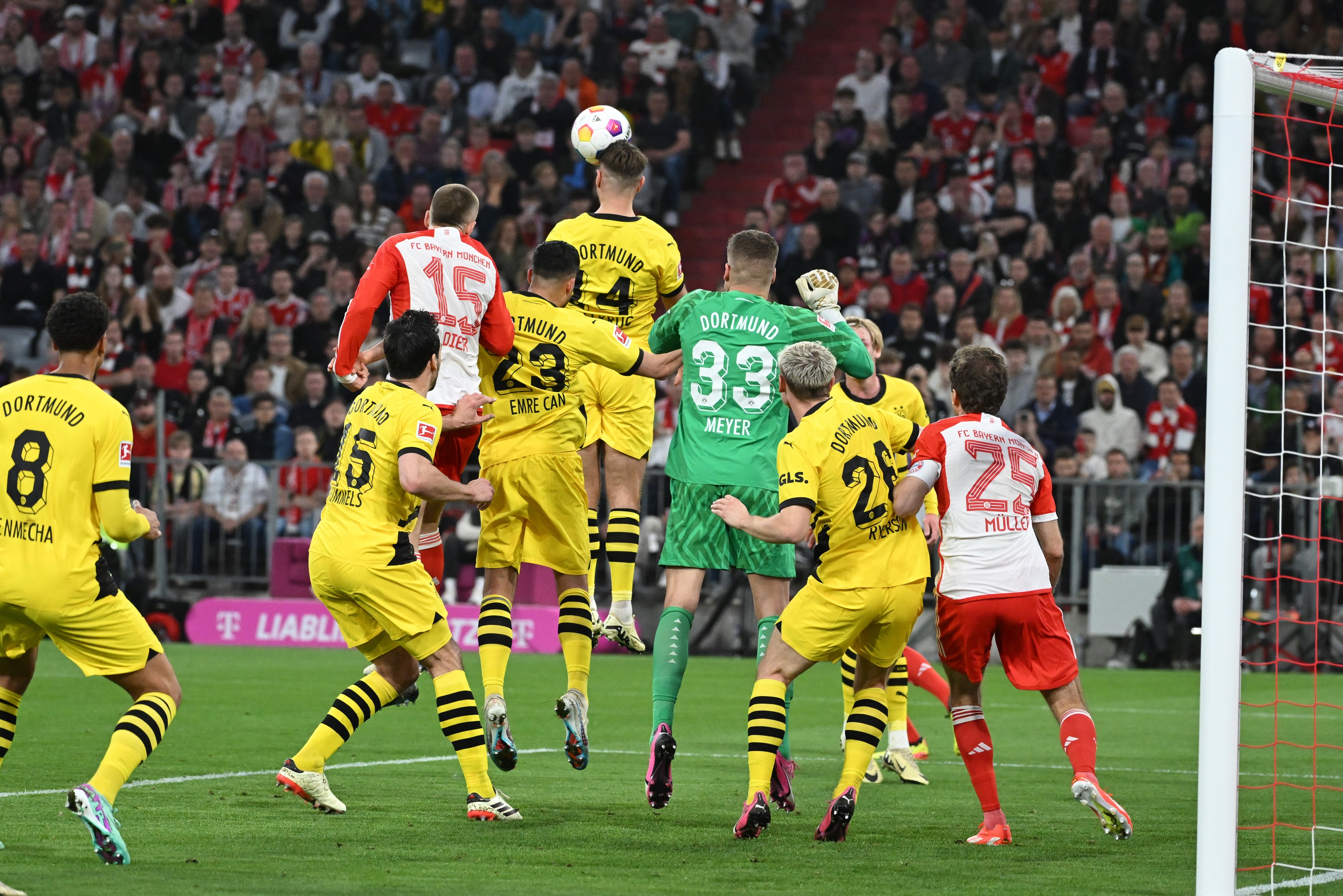 Bayern Munchen - Borussia Dortmund 0-2. Dortmund câștigă primul meci pe Allianz Arena în campionat după 10 ani