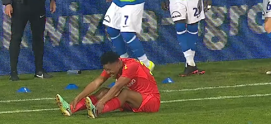 Motive de teamă pentru FCSB! Siyabonga Ngezana s-a accidentat și a fost scos de pe teren