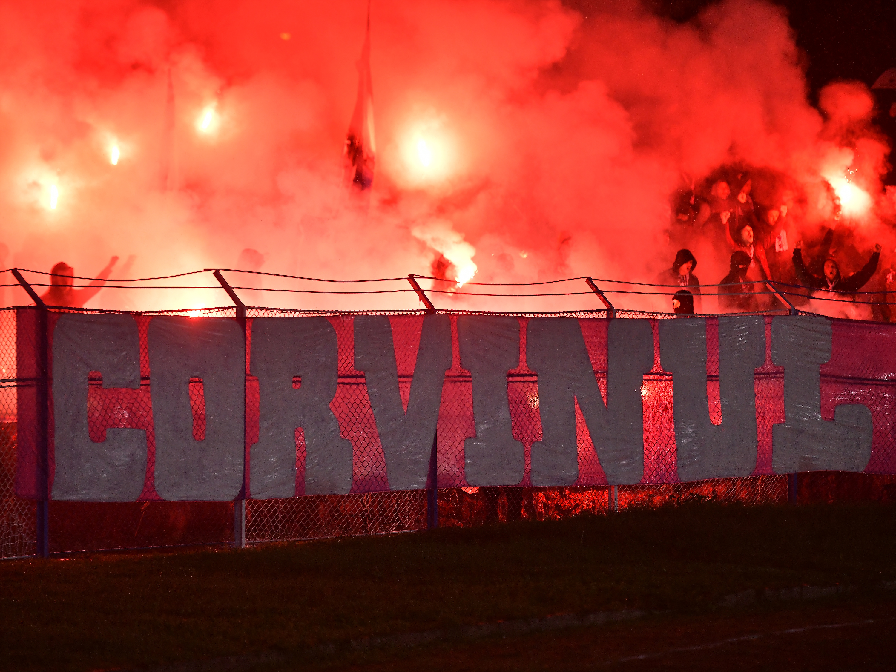 Corvinul - CFR Cluj, Live Video 19:30, Digi Sport 1. Cupa României, obiectivul lui Adi Mutu. ECHIPELE