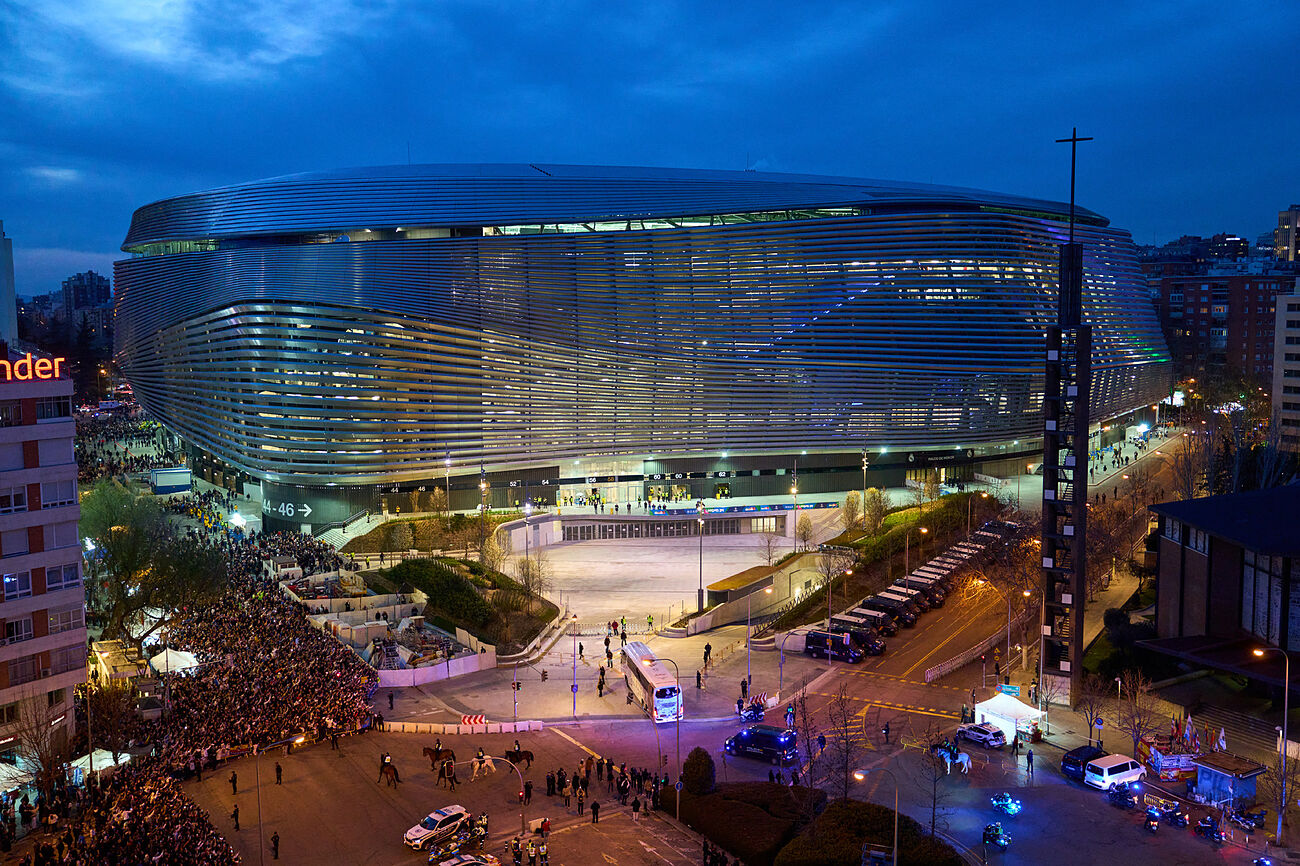 ”Cel mai frumos stadion din lume” a costat 1.760.000.000 €