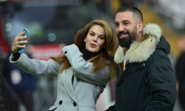 FuĂźball, Besiktas Istanbul - Atletico Madrid Model Turlin Sahin and Arda Turan take a selfie during the Friendly match