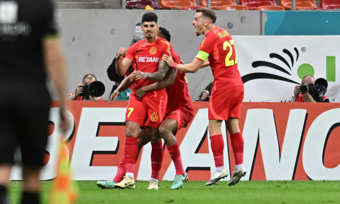 FOTBAL:FCSB-UNIVERSITATEA CRAIOVA, PLAY OFF SUPERLIGA SUPERBET (7.04.2024)