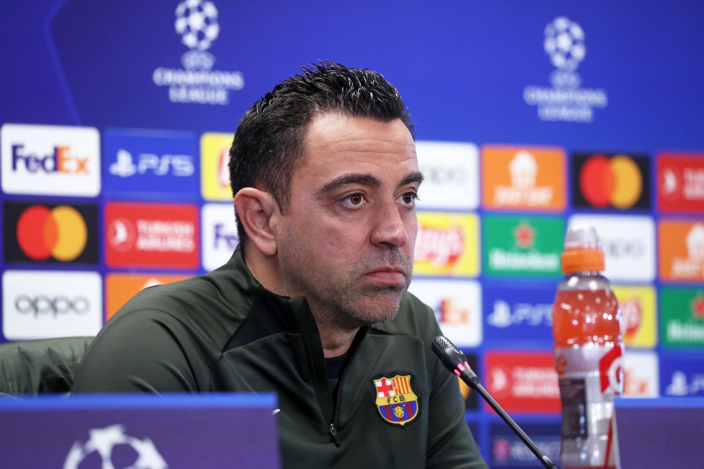 Xavi e OUT de la Barcelona