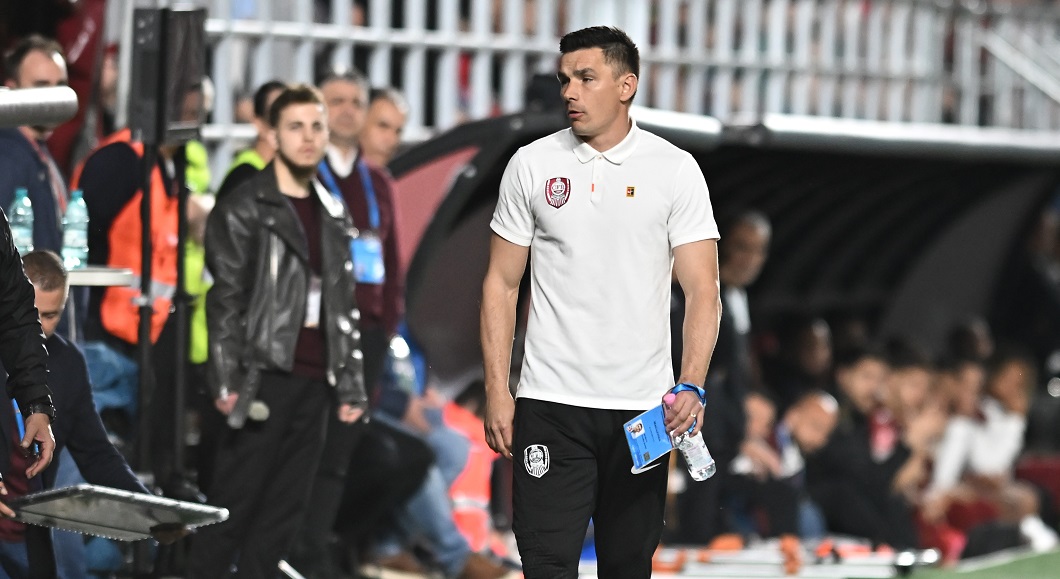 De necrezut! Pe ce funcție a fost trecut Ovidiu Hoban la CFR Cluj pentru a sta pe bancă