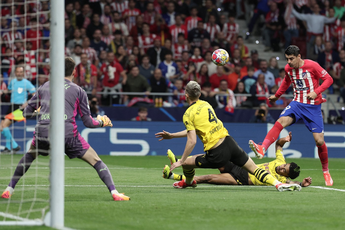 Atletico Madrid - Borussia Dortmund 2-0, ACUM, Digi Sport 2. Samuel Lino a dublat avantajul echipei sale